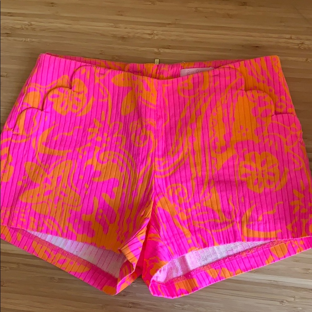 Lily Pulitzer shorts size 2 pink/orange new cond.